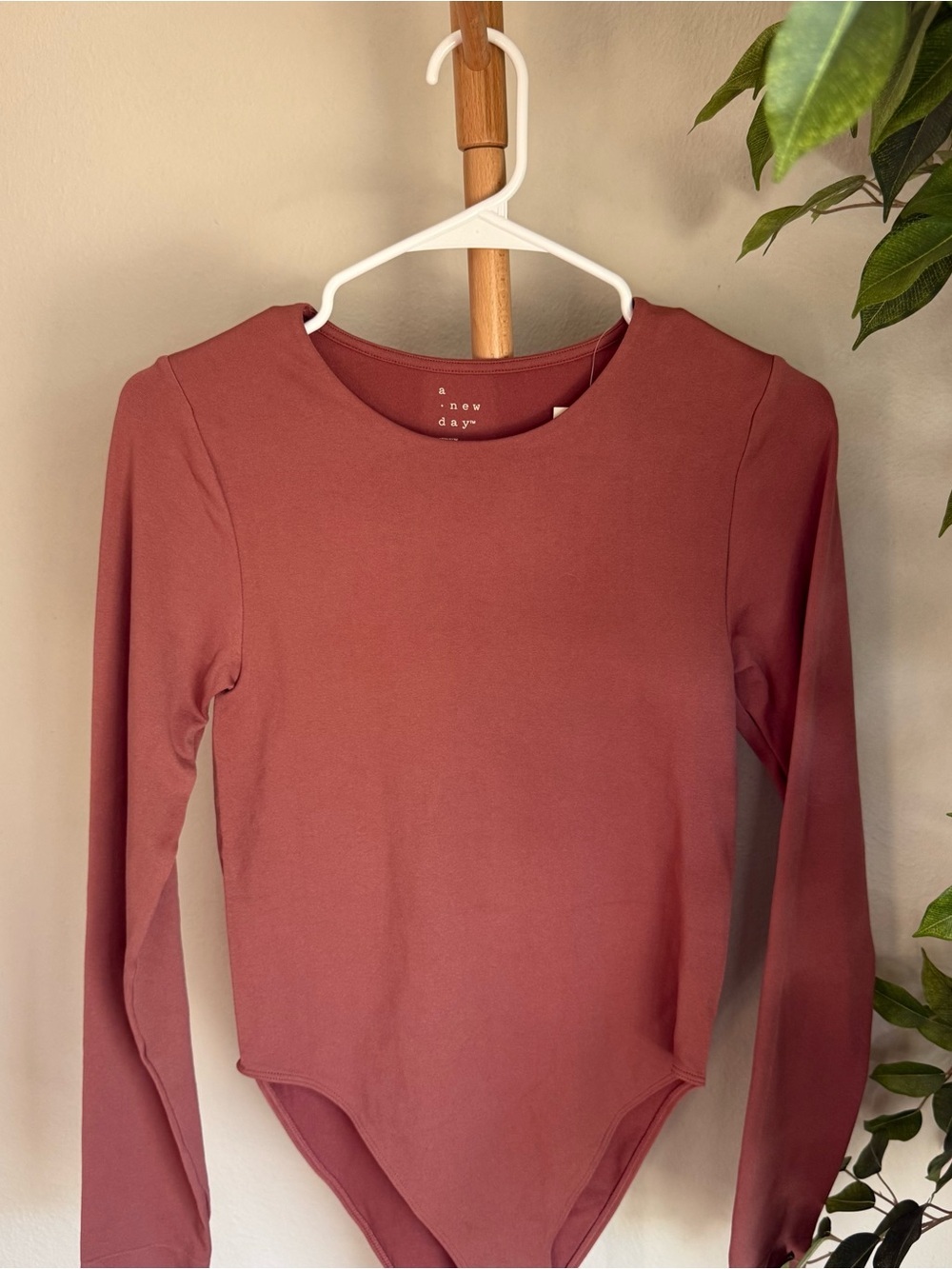 A New Day Brown Pink Long Sleeve Seamless Bodysuit Size Medium NWT - Picture 3 of 6